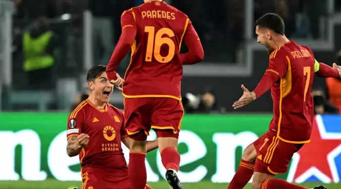 Roma players celebrate (Reuters)