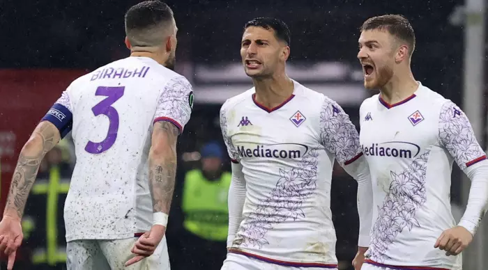Fiorentina players celebrate the 3:3 (Reuters)