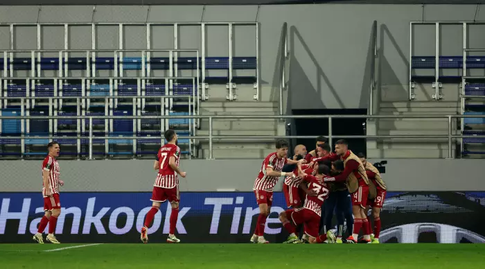 Olympiakos players are crazy (Reuters)