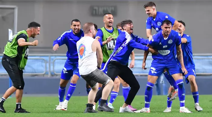Maccabi Petah Tikva players are crazy with Andreas Caro.  What a huge drama (Michael holidays)