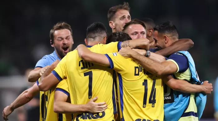 Maccabi Tel Aviv players break up with happiness (Radad Jabara)