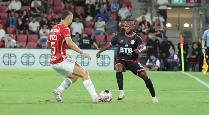 James Edney vs. Orr in Lorient (Martin Gotdamek)