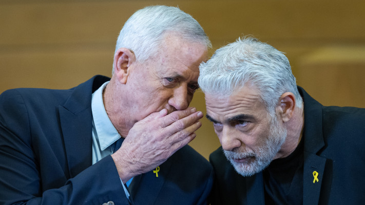 Yair Lapid, Benny Gantz (Photo: Yonatan Zindel, Flash 90)