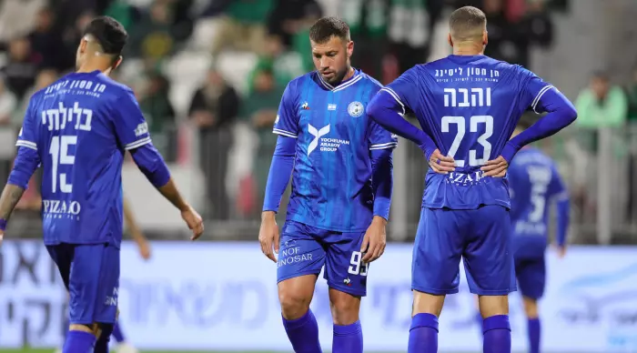 Tiberias players after the disallowance of the goal (Omari Stein)